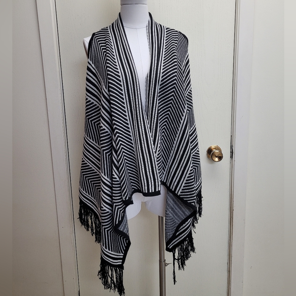 3 for $30💥 Love and Liberty knit sweater cardigan vest Size‎ Med